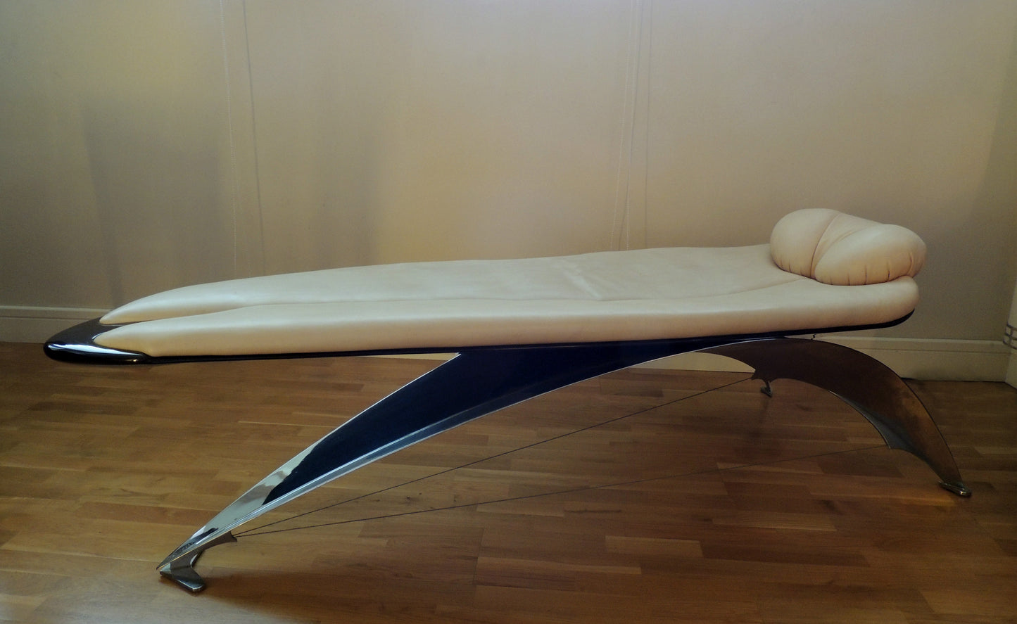 Santiago Calatrava – heverő "kard"