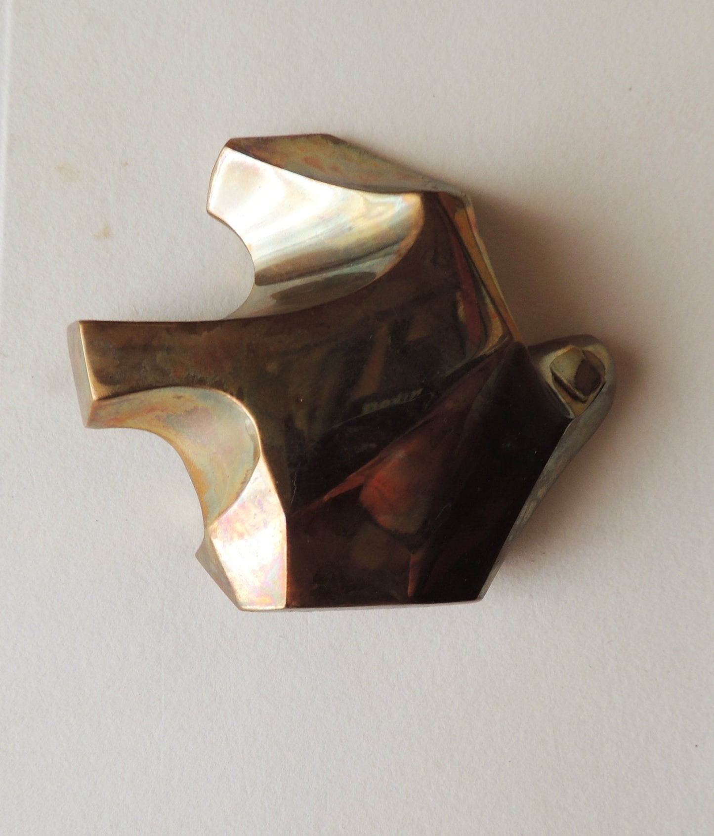 Escultura Paloma de Pablo Serrano en bronce, edición limitada de arte contemporáneo español para colección y decoración.
