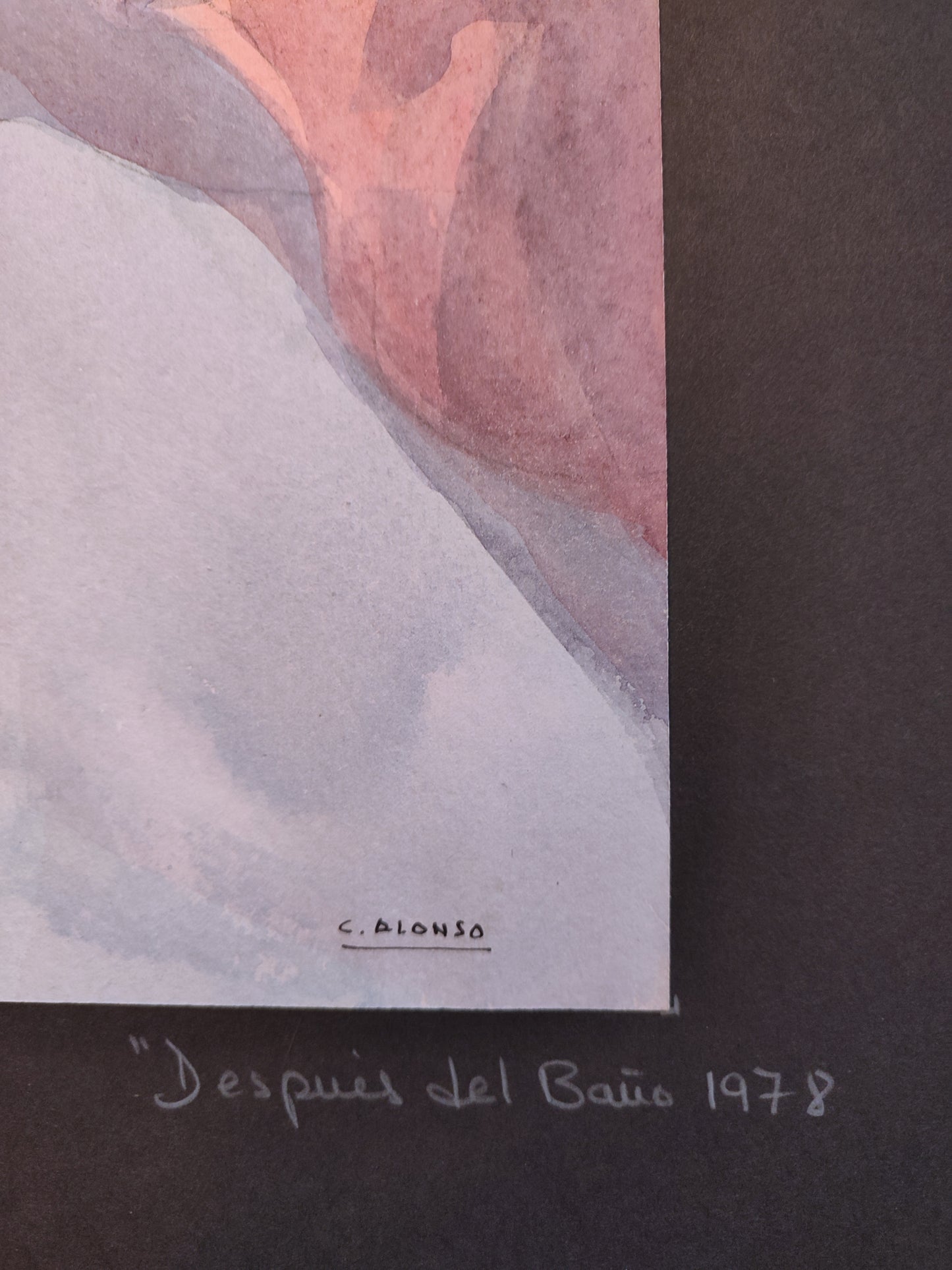 Después del baño de Cristina Alonso, acuarela de figura femenina aseándose en una escena íntima y luminosa de estilo figurativo contemporáneo firma
