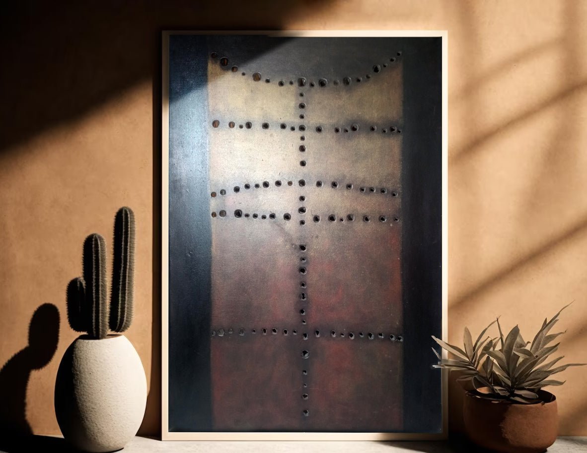 Pintura contemporánea Hábito de Carles Planell con lienzo perforado, donde materia y vacío crean luz, profundidad y un efecto introspectivo.Gaudifond, decoración de interiores