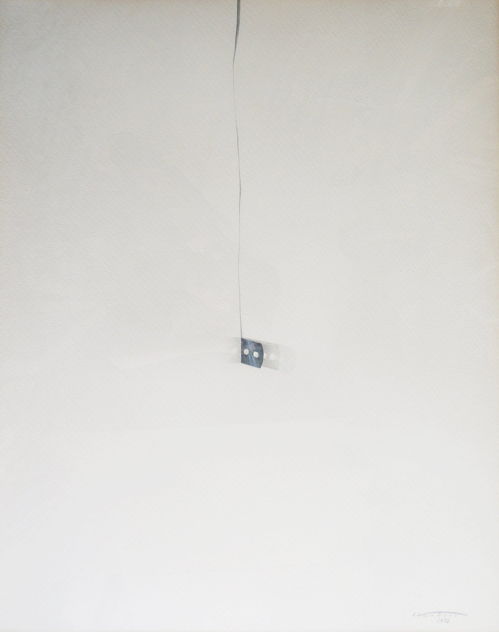 Isidre Ventura - Fulla d’afaitar tallant paper, acuarela minimalista con una hoja de afeitar suspendida cortando papel sobre fondo blanco.