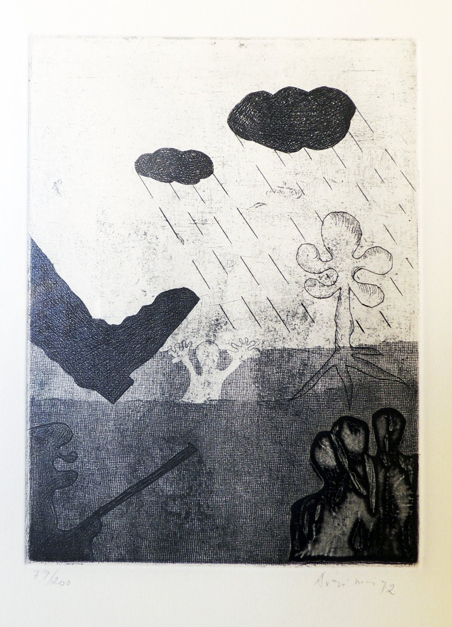 Daniel Argimón grabado simbólico con pie caminando, nubes y lluvia en composición poética y minimalista