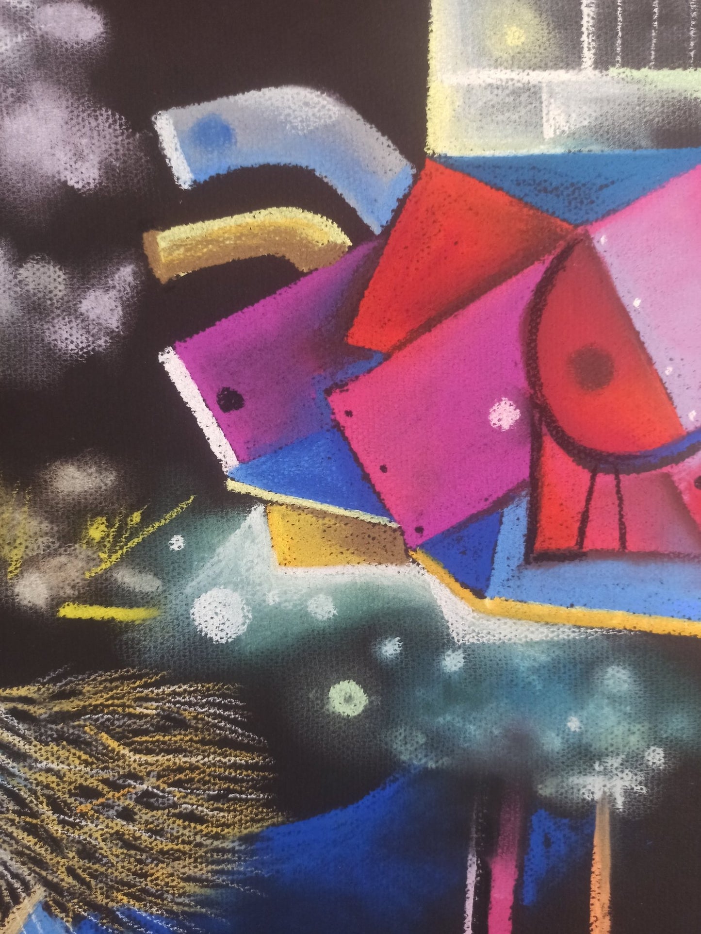 Eduard Alcoy, N24, obra en pastel con figuras surrealistas, máscaras y composición geométrica en tonos intensos sobre fondo oscuro detalle dibujo