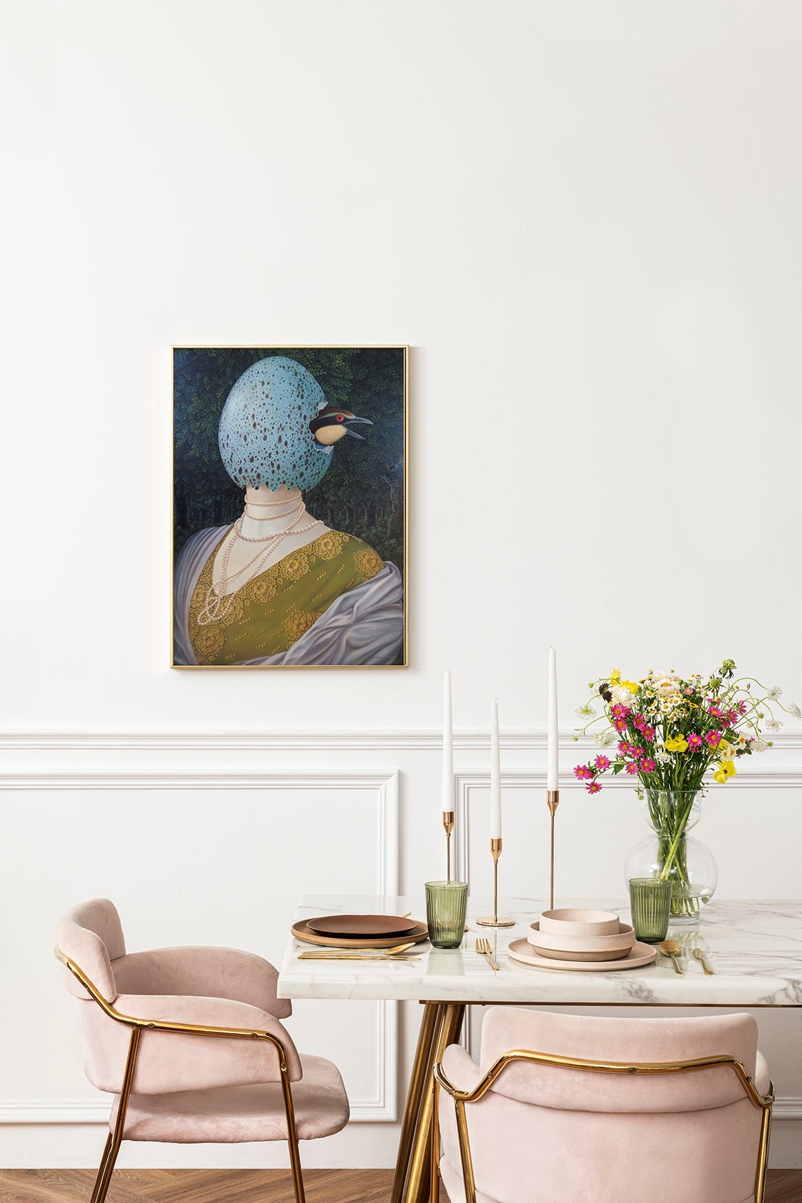 Gervasio Gallardo El secreto de Ghislaine pintura surrealista mujer con huevo y ave saliendo del cascarón decoracion de obra de arte