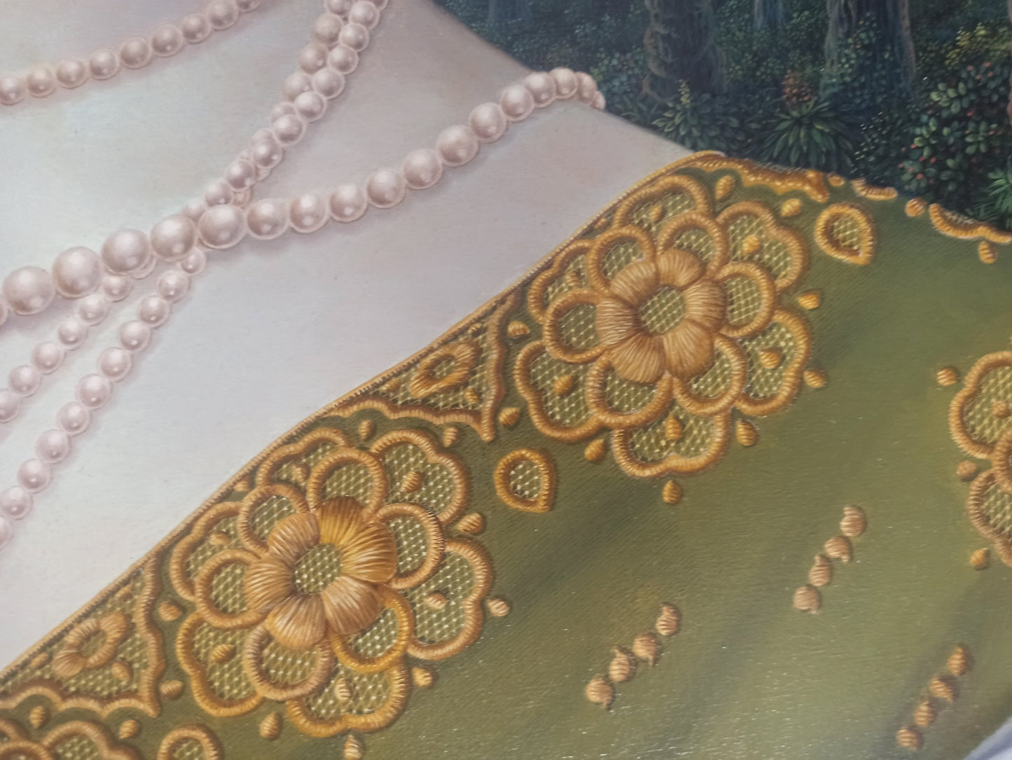 detalle de bordado, cuadro original de Gervasio Gallardo El secreto de Ghislaine pintura surrealista 