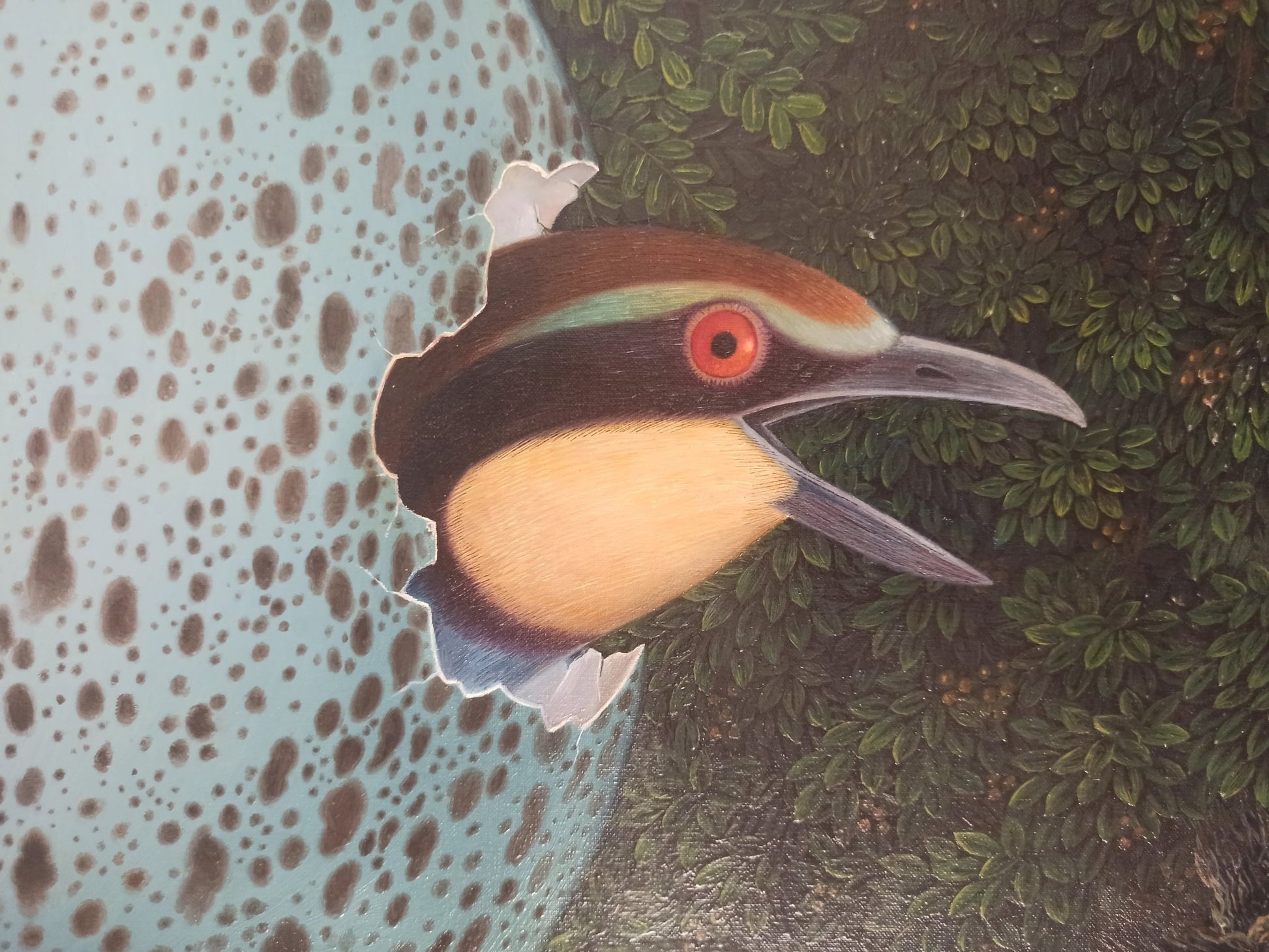 detalle de cuadro original de Gervasio Gallardo El secreto de Ghislaine pintura surrealista mujer con huevo y ave saliendo del cascarón