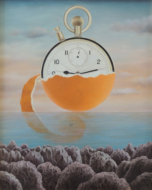 cuadro original de Gervasio Gallardo - El tiempo arte contemporáneo en Gaudifond. Reloj de bolsillo dentro de una cáscara de naranja flotando sobre el agua en un paisaje surrealista