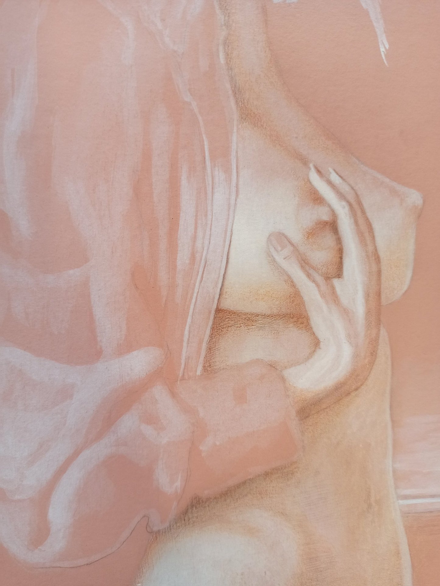 Gregorio Sabillón Andiando grisalla surrealista, pintura sobre papel. Figura femenina desnuda, detalle pecho y mano