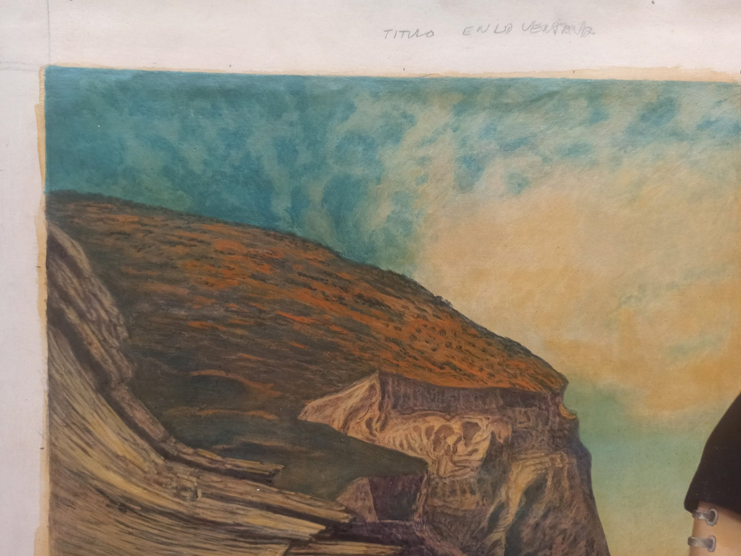 Gregorio Sabillón En la ventana pintura surrealista mujer rostro cosido frente a paisaje marino arte contemporáneo detalle titulo
