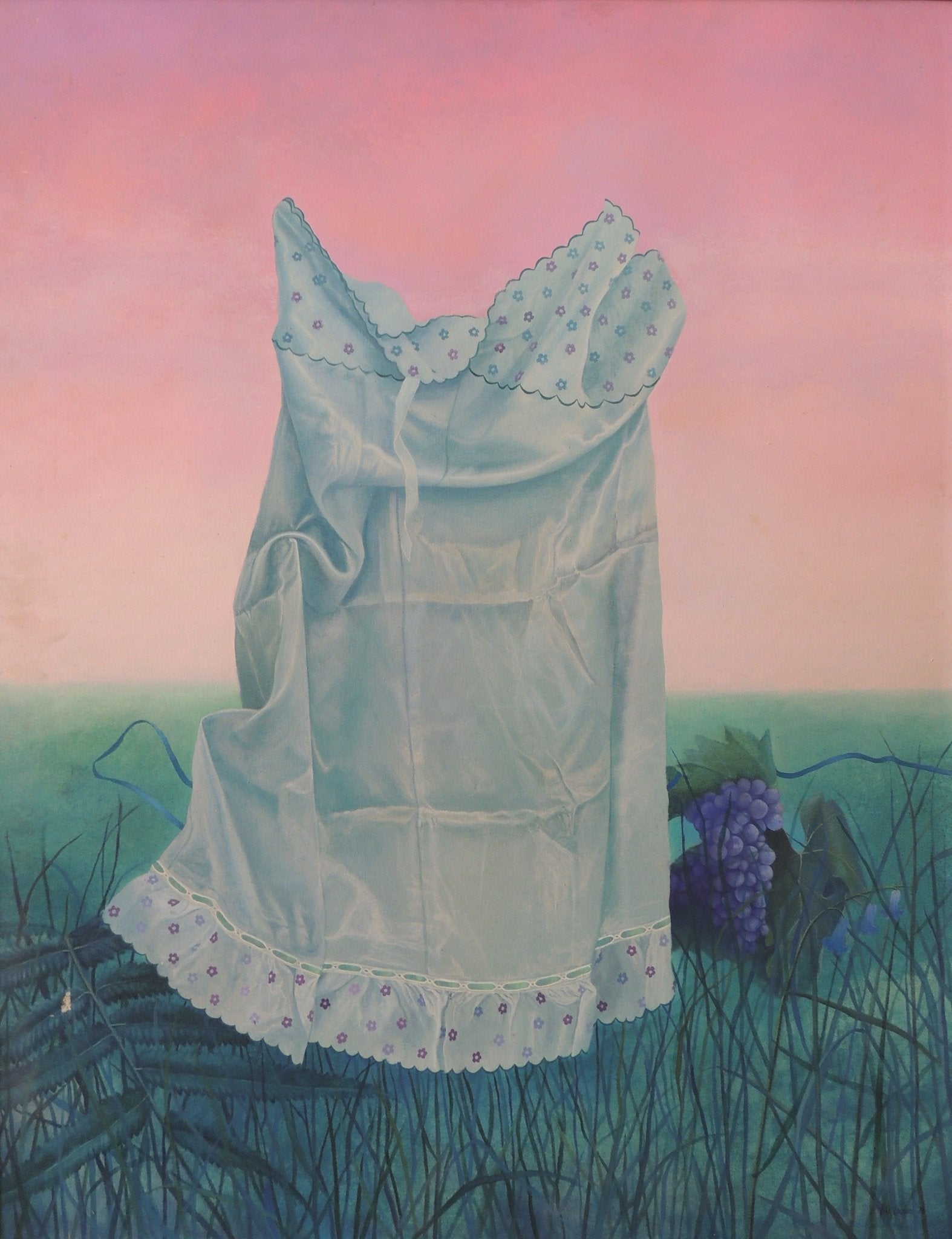 Verano de un año normal de Iris Lázaro: pintura que celebra la nostalgia y la belleza de lo cotidiano, camiseta, uva y cielo rosa