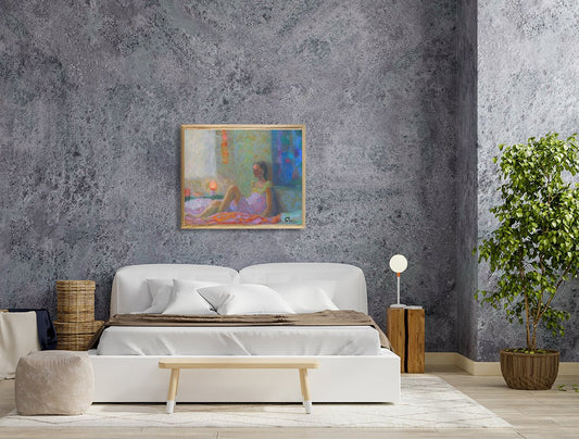 Jesús Sus, Interior: figura femenina reclinada en un espacio doméstico, realizada con pincelada suave y tonos pastel, en una atmósfera íntima y luminosa decoración