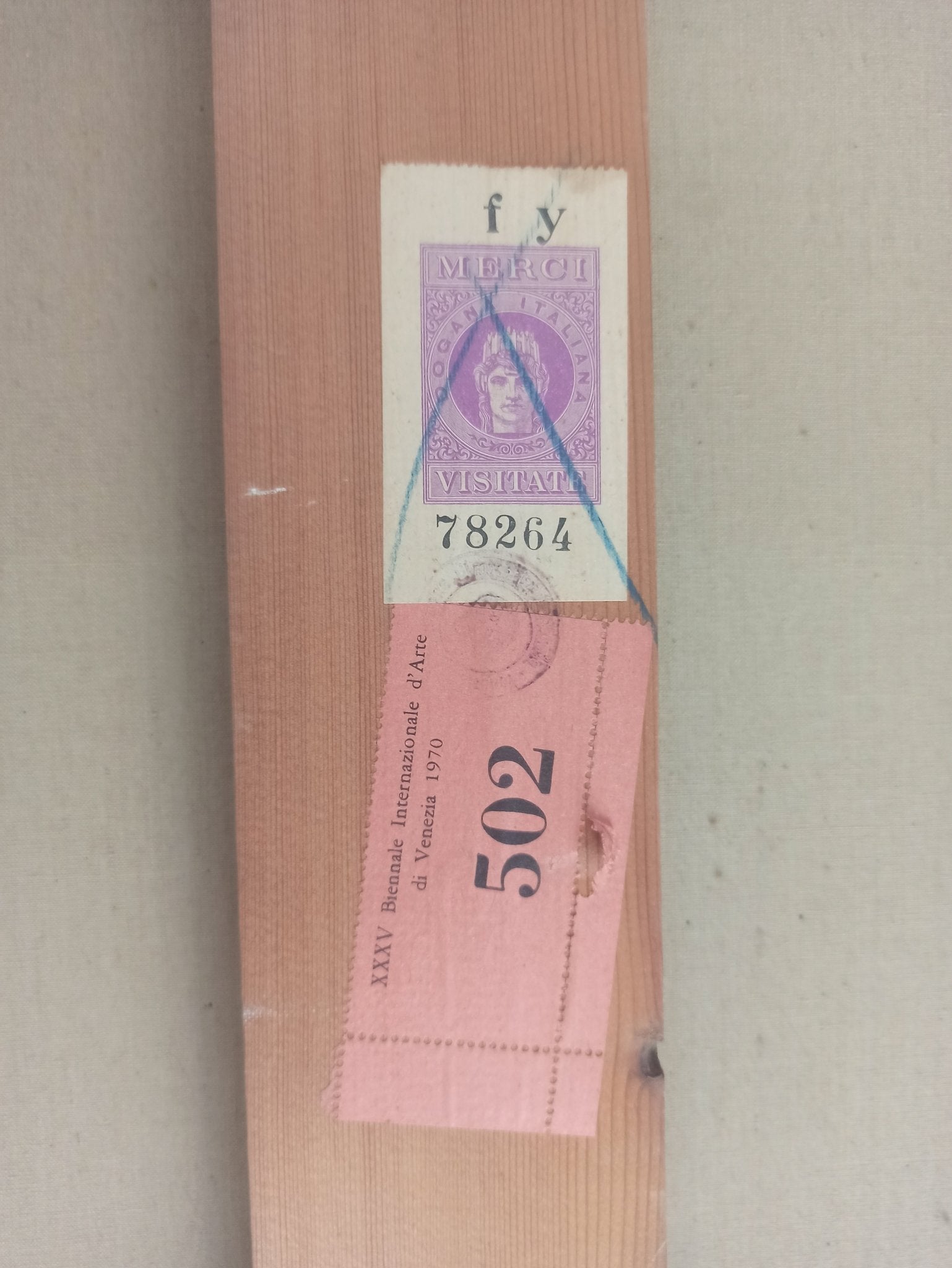 Óleo sobre lienzo de Joan Hernández Pijuán, “Copa” (1970), obra presentada en la Bienal de Venecia que refleja la transición entre figuración y abstracción en su trayectoria artística, detalle marco