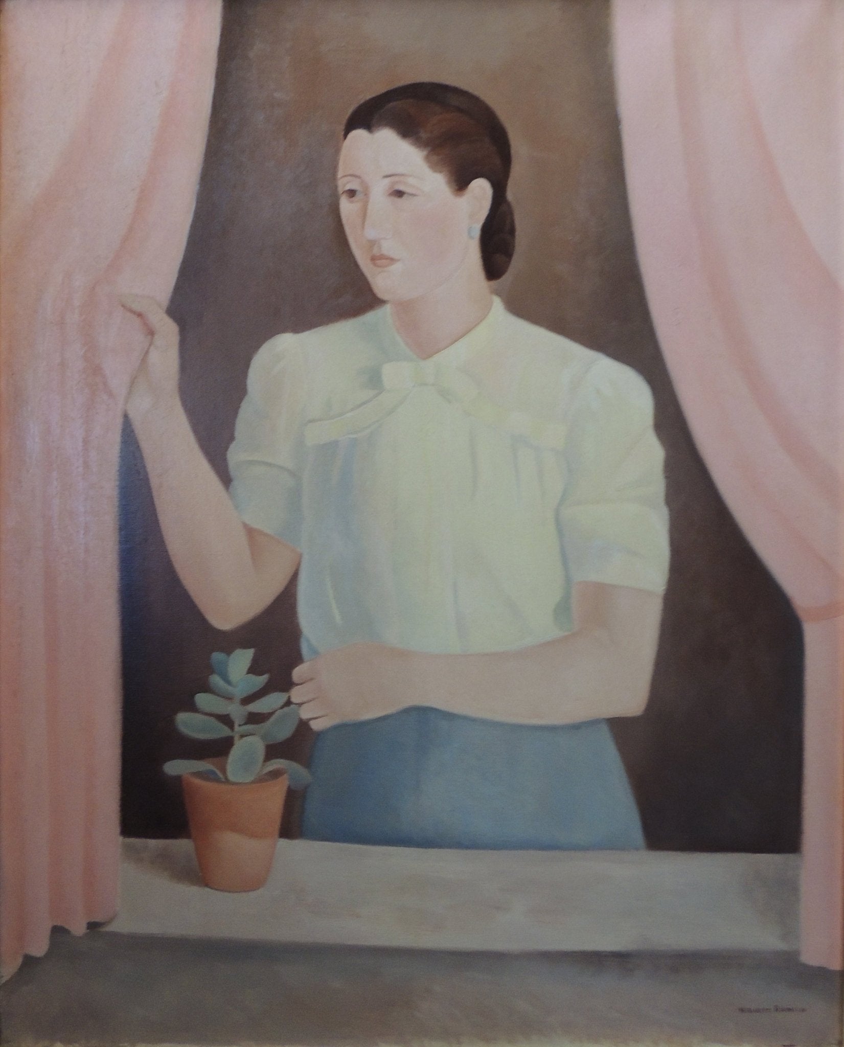 Juan Navarro Ramón, Figura en la ventana, mujer junto a ventana con cortinas y maceta, pintura española del siglo XX.