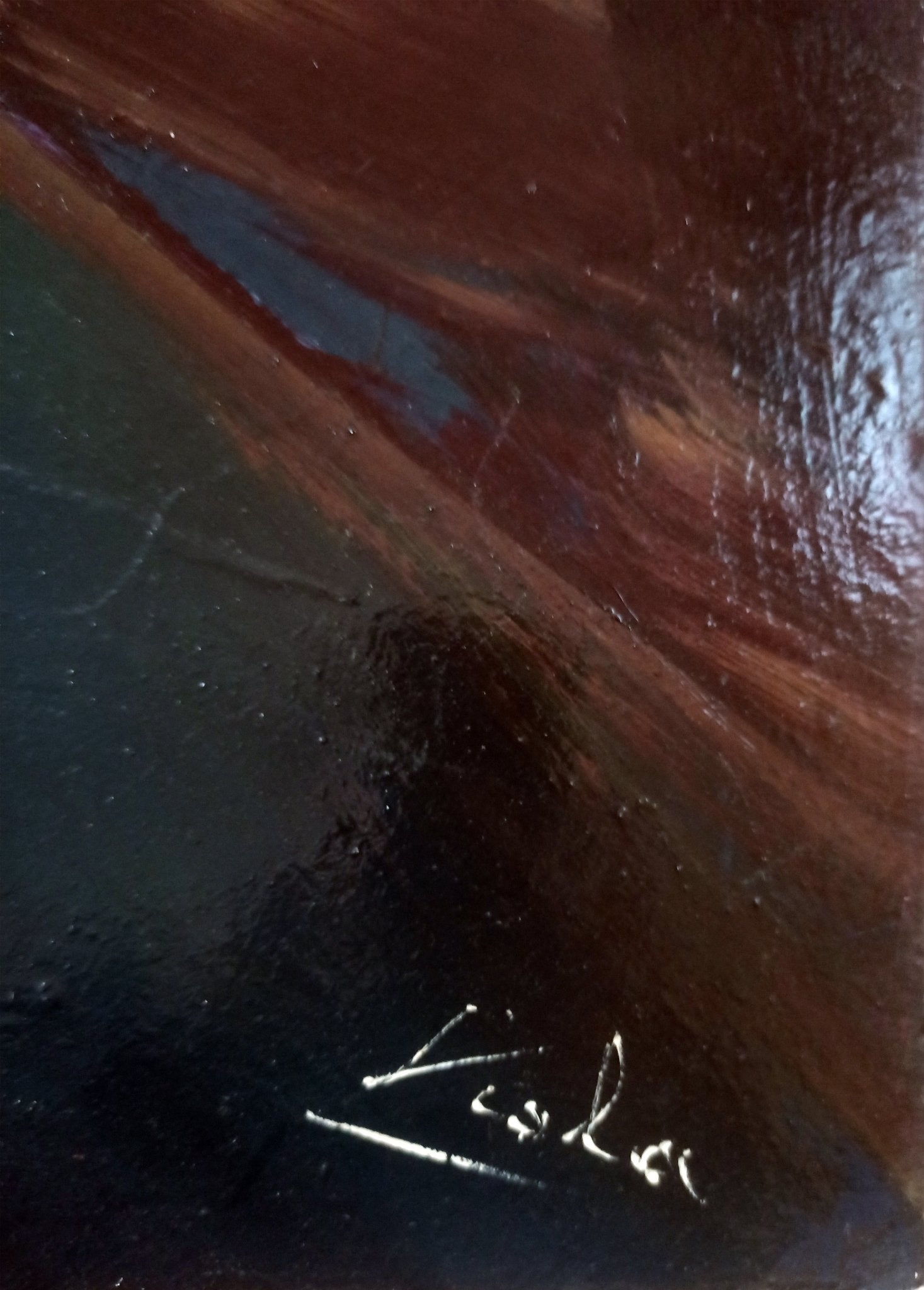 Manuel Viola Raíces de la noche pintura abstracta con azules intensos, rojos y dorados, composición gestual y atmosférica, detalle firma