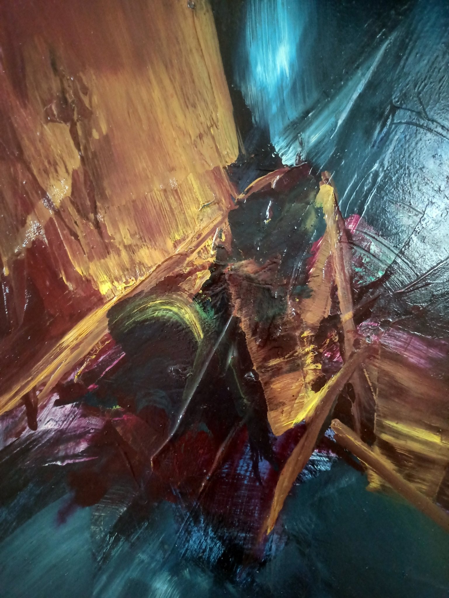 Manuel Viola Raíces de la noche pintura abstracta con azules intensos, rojos y dorados, composición gestual y atmosférica, detalle de la obra
