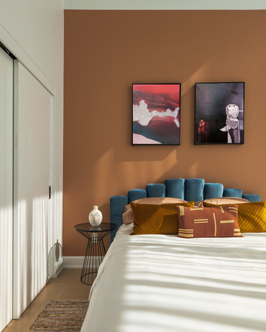 Decoración de interiores con cuadro dormitorio Oscar Cesar Mara La hora inutil Gaudifond