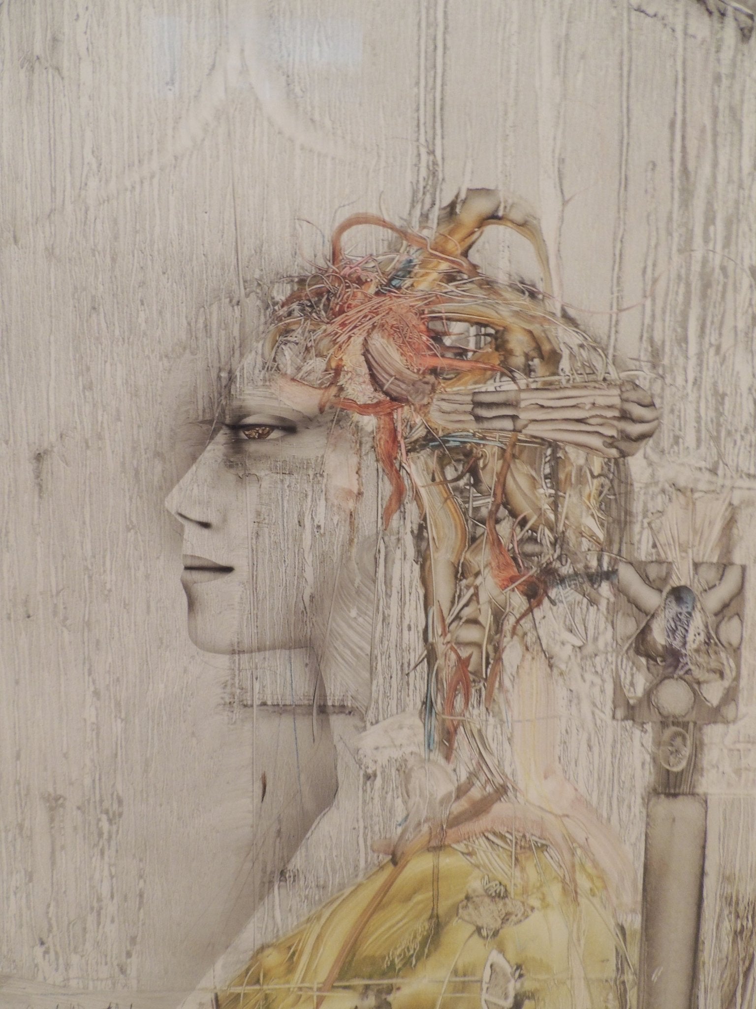Paul Wunderlich Profil, retrato femenino de perfil en composición surrealista con elementos orgánicos y tonos claros, obra de arte figurativo del siglo XX rostro